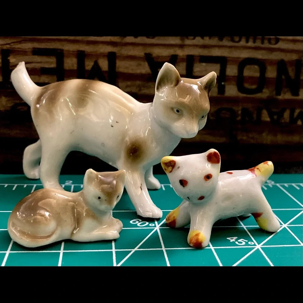 Vintage Mid Century Porcelain Cat And Kitten Figures Made In Japan & Germany